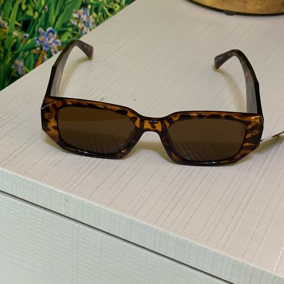 Express rectangular frame sunglasses